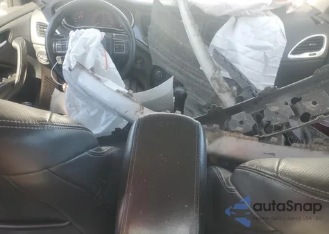 2015 Dodge Dart Limited z USA, uszkodzony, nr VIN 1C3CDFCB8FD242042